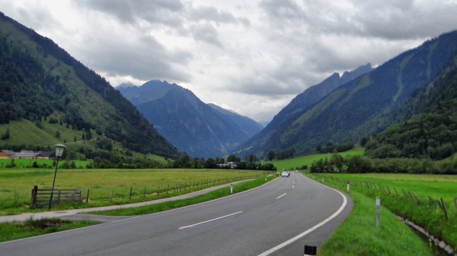 12 Breathtaking Scenic Roads That Will Make You Gasp in Amazement