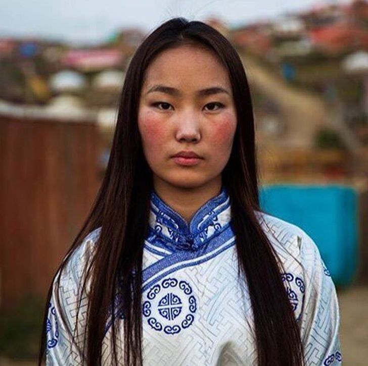A Photographer Travels 15 Countries To Captures Women And Their Natural Beauties