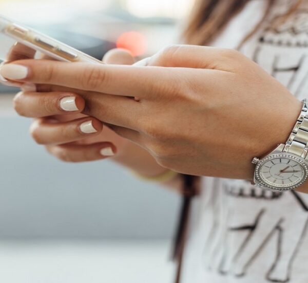 6 Things To Do Instead of Scrolling Through Your Smartphone